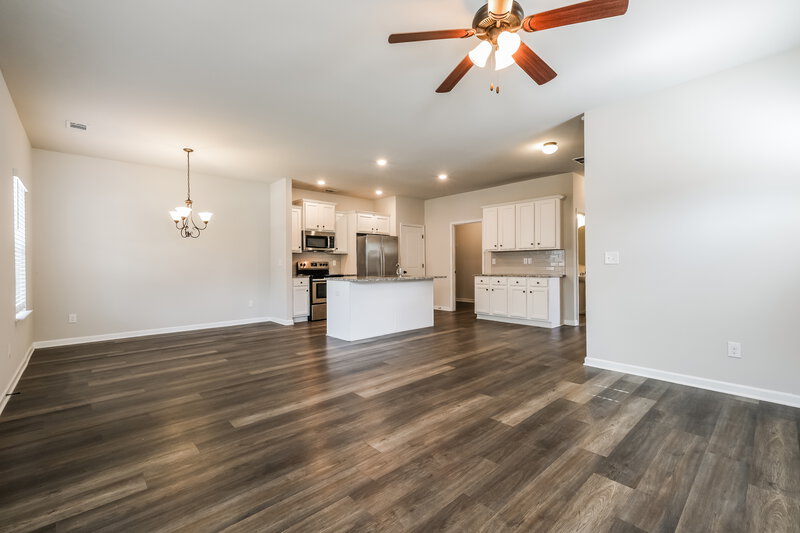 2,195/Mo, 140 Magnaview Dr McDonough, GA 30253 Living Room View 2