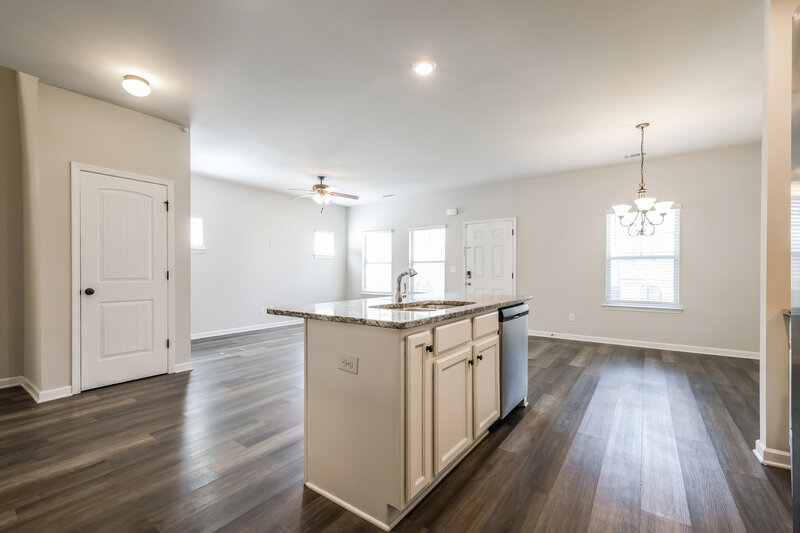 2,195/Mo, 140 Magnaview Dr McDonough, GA 30253 Kitchen View 2