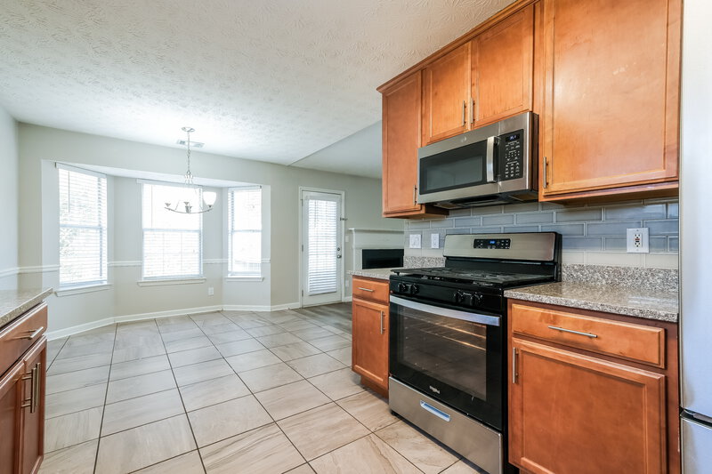 2,590/Mo, 254 Players Cir Fayetteville, GA 30215 Kitchen View