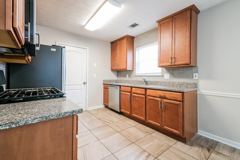 2,590/Mo, 254 Players Cir Fayetteville, GA 30215 Kitchen View 2