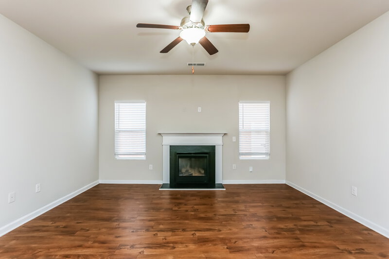2,180/Mo, 461 Townsend Bnd Stockbridge, GA 30281 Living Room View
