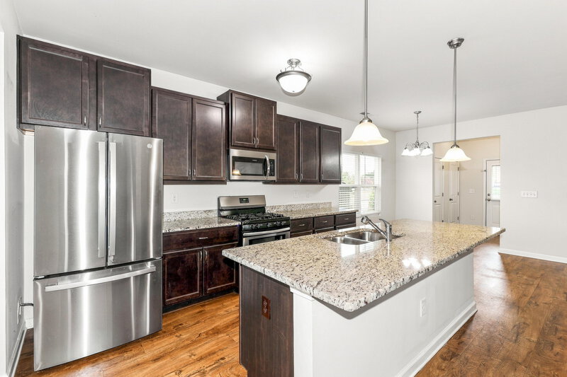 2,580/Mo, 461 Townsend Bnd Stockbridge, GA 30281 Kitchen View 2