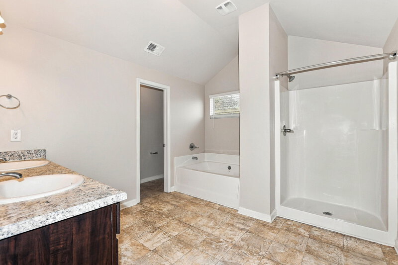 2,580/Mo, 461 Townsend Bnd Stockbridge, GA 30281 Primary Bathroom View 2