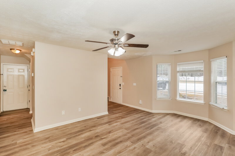 2,255/Mo, 1052 Winterglen Way Austell, GA 30168 Living Room View 4