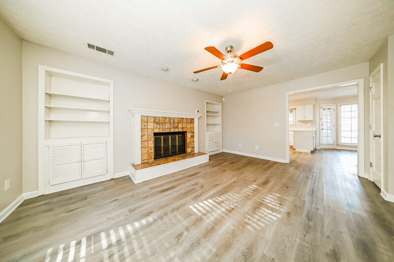 1,885/Mo, 9908 Point View Dr Jonesboro, GA 30238 Living Room View