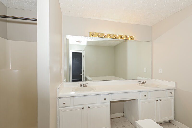 1,820/Mo, 26 Cindy Ct Hampton, GA 30228 Main Bathroom View