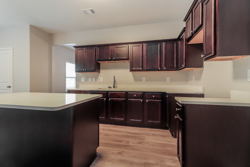 2,410/Mo, 20 Sycamore St Cartersville, GA 30120 Kitchen View 2