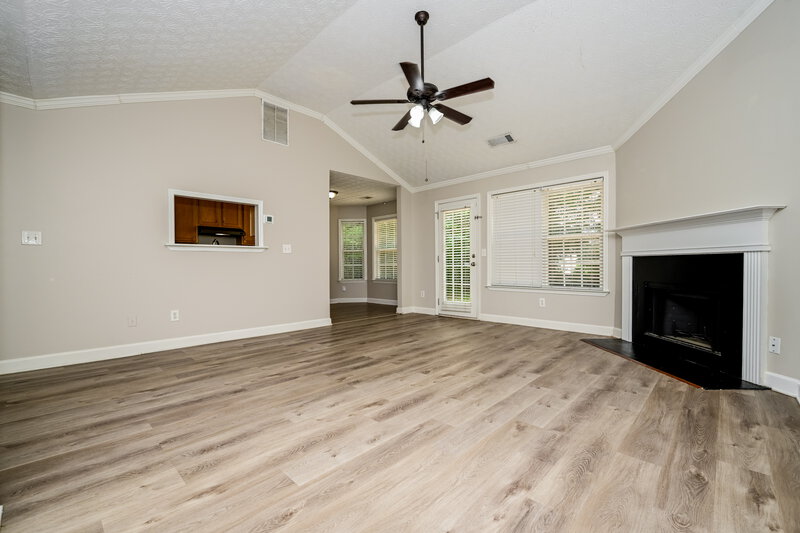 2,205/Mo, 330 Fieldstone Ln Covington, GA 30016 Living Room View