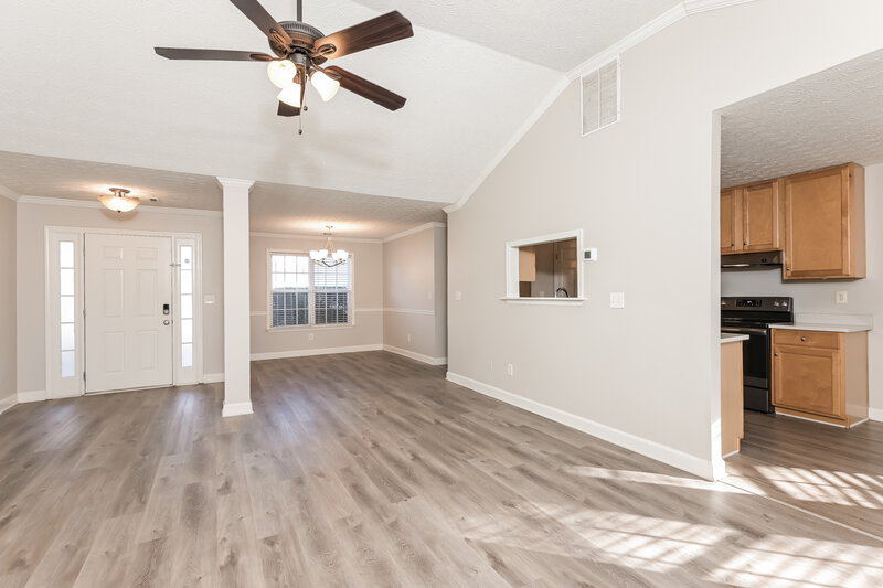 2,940/Mo, 330 Fieldstone Ln Covington, GA 30016 Living Room View 2