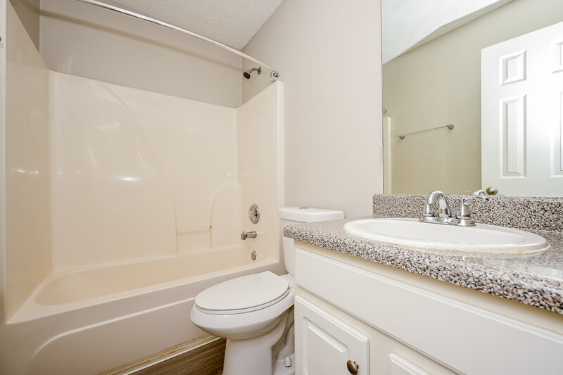 2,205/Mo, 330 Fieldstone Ln Covington, GA 30016 Bathroom View