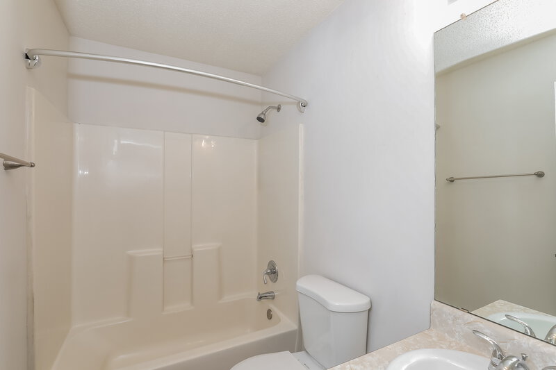 1,825/Mo, 1427 Isleworth Cir College Park, GA 30349 Bathroom View