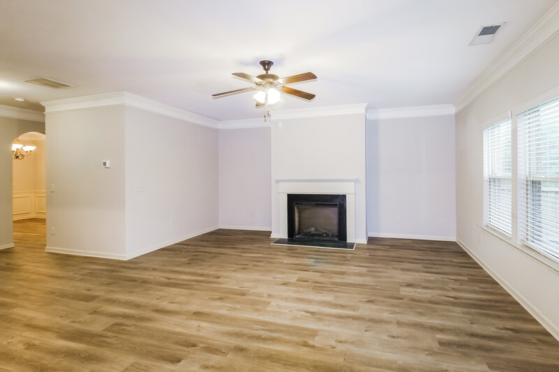 2,360/Mo, 221 Sableshire Way Locust Grove, GA 30248 Living Room View