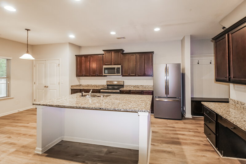 2,360/Mo, 221 Sableshire Way Locust Grove, GA 30248 Kitchen View