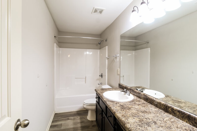 2,360/Mo, 221 Sableshire Way Locust Grove, GA 30248 Bathroom View 2