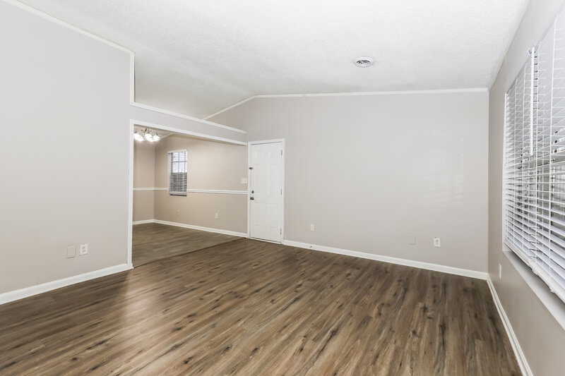 1,615/Mo, 8450 N Pond Dr Riverdale, GA 30274 Living Room View