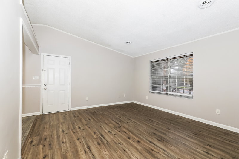 1,615/Mo, 8450 N Pond Dr Riverdale, GA 30274 Living Room View 2