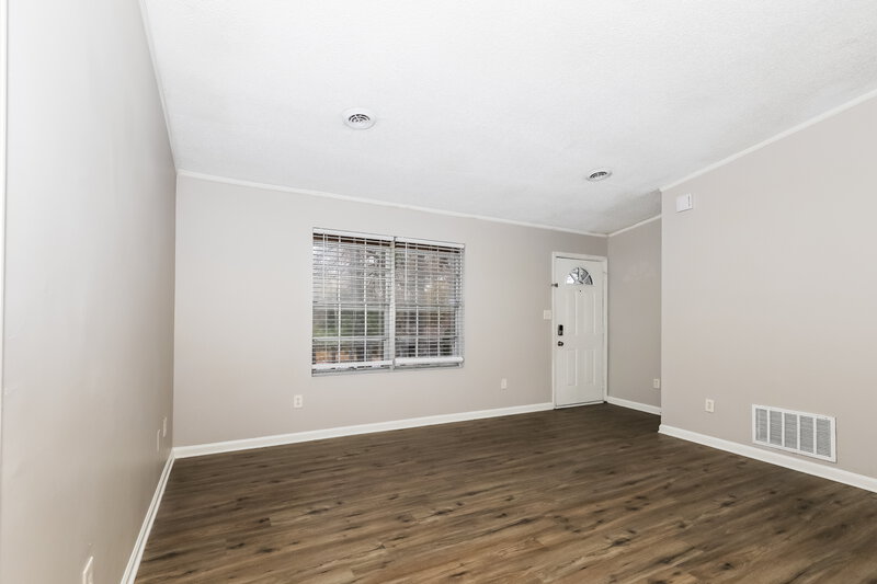 1,615/Mo, 8450 N Pond Dr Riverdale, GA 30274 Living Room View 3