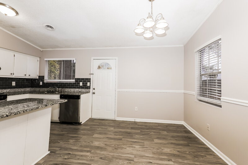 1,615/Mo, 8450 N Pond Dr Riverdale, GA 30274 Dining Room View