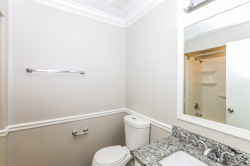 1,615/Mo, 8450 N Pond Dr Riverdale, GA 30274 Bathroom View