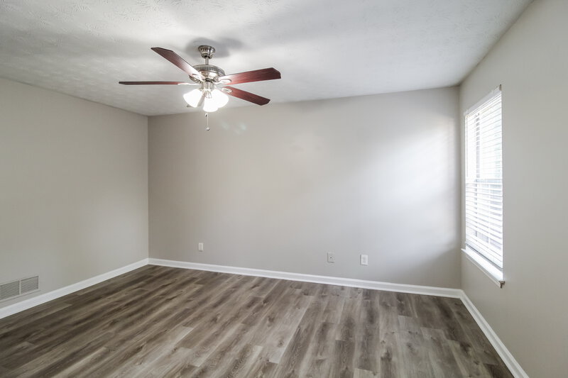 2,260/Mo, 4419 Cross Ln Decatur, GA 30035 Main Bedroom View 2