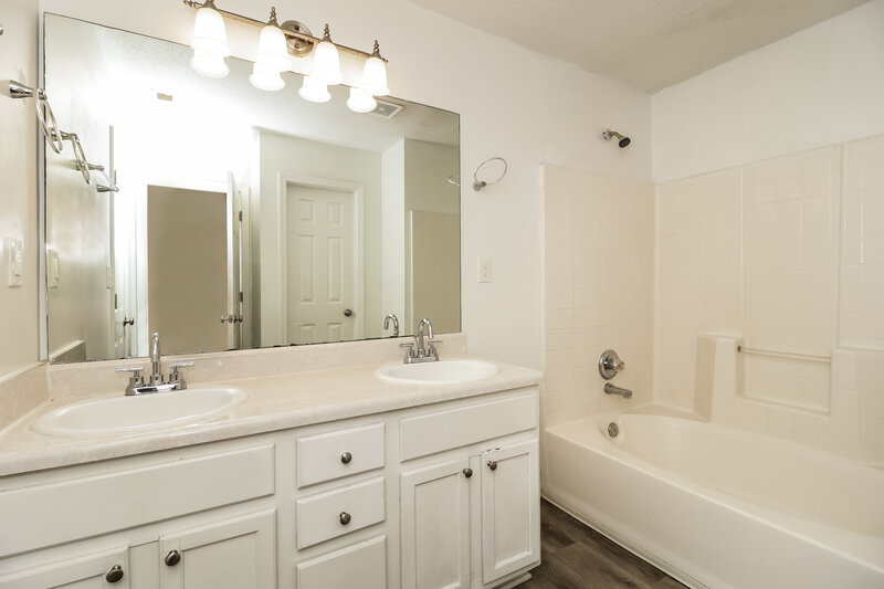 1,705/Mo, 109 St Ann St Dallas, GA 30157 Main Bathroom View