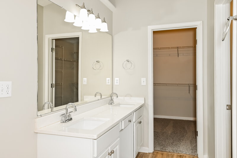 2,425/Mo, 752 Fairmont Park Dr Dacula, GA 30019 Main Bathroom View