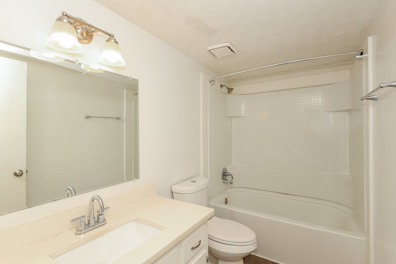2,215/Mo, 4140 Hawkins Xing Atlanta, GA 30349 Bathroom View