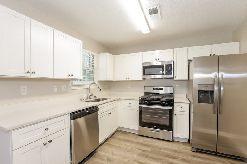 1,900/Mo, 3963 Waldrop Hills Dr Decatur, GA 30034 Kitchen View 2