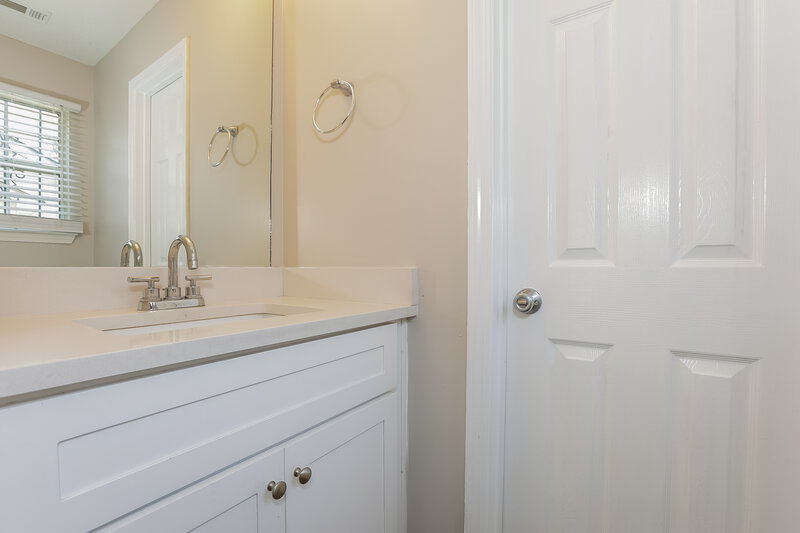 1,900/Mo, 3963 Waldrop Hills Dr Decatur, GA 30034 Bathroom View