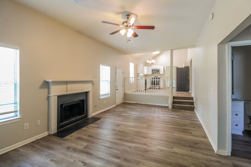 1,995/Mo, 6402 Stonebridge Creek Ln Lithonia, GA 30058 Living Room View