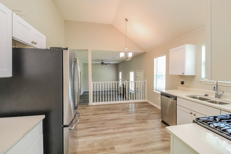 1,995/Mo, 6402 Stonebridge Creek Ln Lithonia, GA 30058 Kitchen View 2