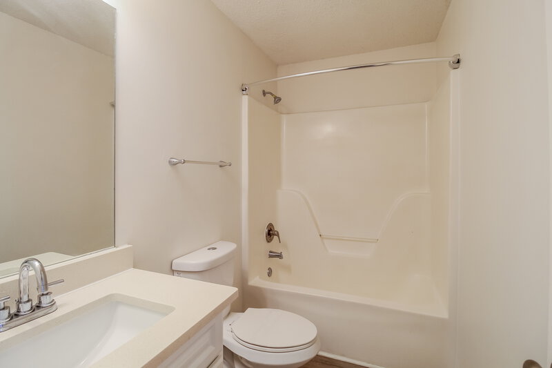 1,995/Mo, 6402 Stonebridge Creek Ln Lithonia, GA 30058 Bathroom View