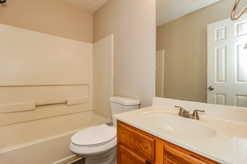 1,935/Mo, 2028 Oak Terrace Drive Southeast Atlanta, GA 30316 Bathroom View