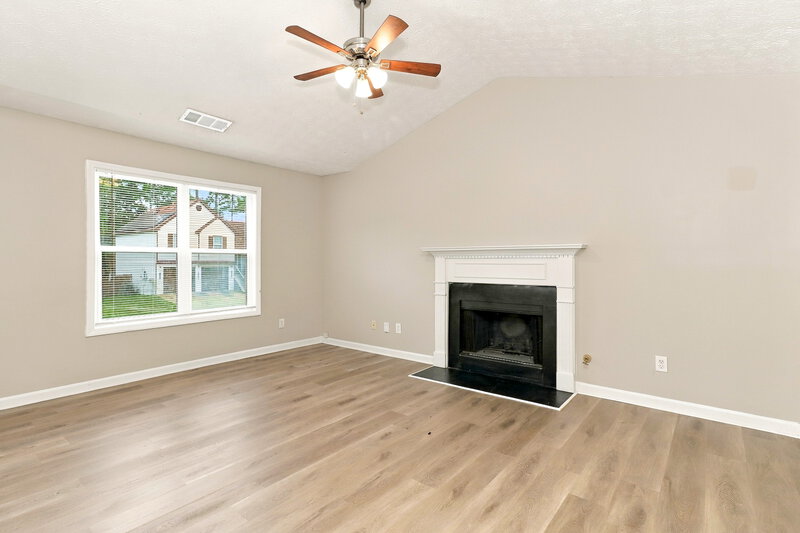 2,220/Mo, 1118 Marina Ln Acworth, GA 30101 Living Room View