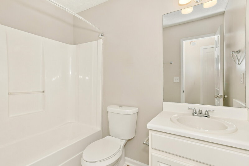 2,220/Mo, 1118 Marina Ln Acworth, GA 30101 Bathroom View 2
