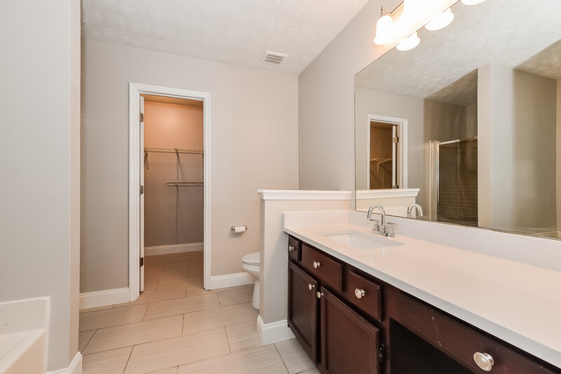 1,725/Mo, 5900 Green Meadow Way Rex, GA 30273 Master Bathroom View