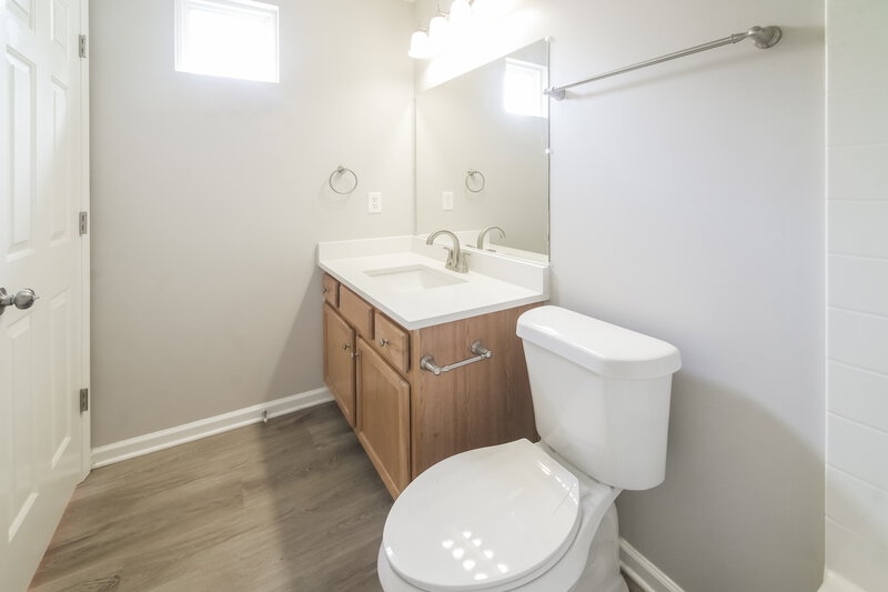 1,850/Mo, 128 Oak Grove Pl Acworth, GA 30102 Main Bathroom View