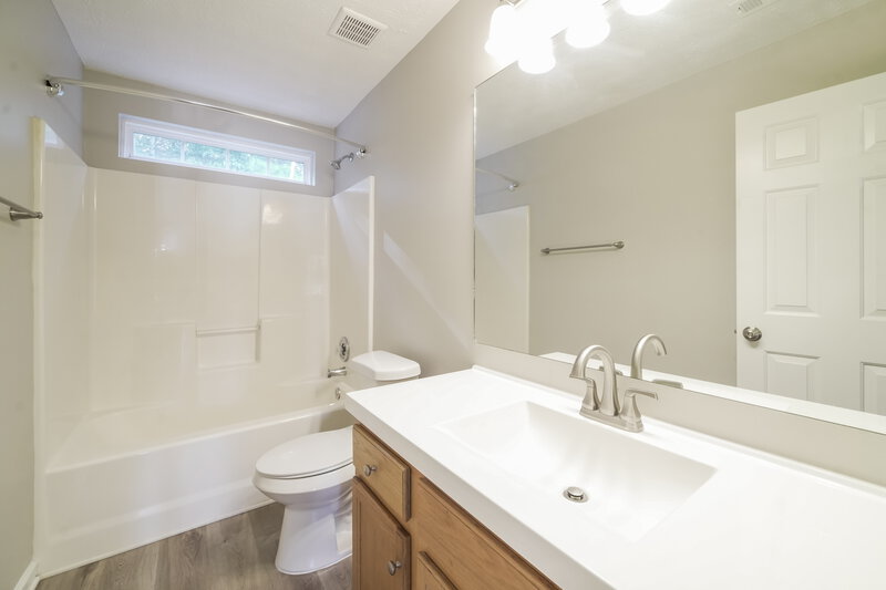 1,850/Mo, 128 Oak Grove Pl Acworth, GA 30102 Bathroom View 2