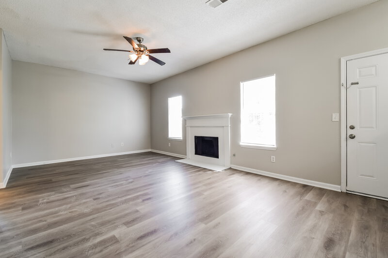 3,020/Mo, 3560 Waldrop Rd Decatur, GA 30034 Living Room View