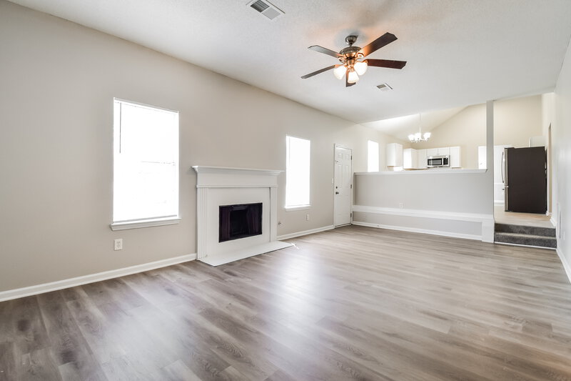 3,020/Mo, 3560 Waldrop Rd Decatur, GA 30034 Living Room View 2