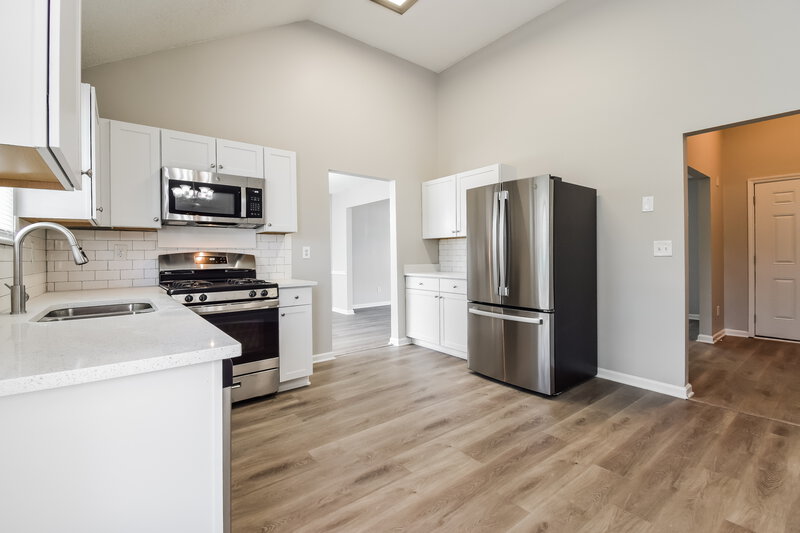 3,020/Mo, 3560 Waldrop Rd Decatur, GA 30034 Kitchen View