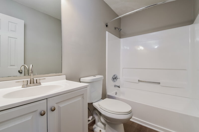 3,020/Mo, 3560 Waldrop Rd Decatur, GA 30034 Bathroom View