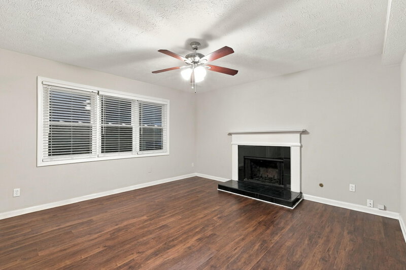 2,210/Mo, 1001 Maidstone Court Marietta, GA 30066 Living Room View