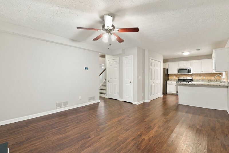 2,210/Mo, 1001 Maidstone Court Marietta, GA 30066 Living Room View 2