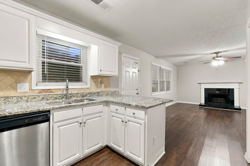 2,210/Mo, 1001 Maidstone Court Marietta, GA 30066 Kitchen View