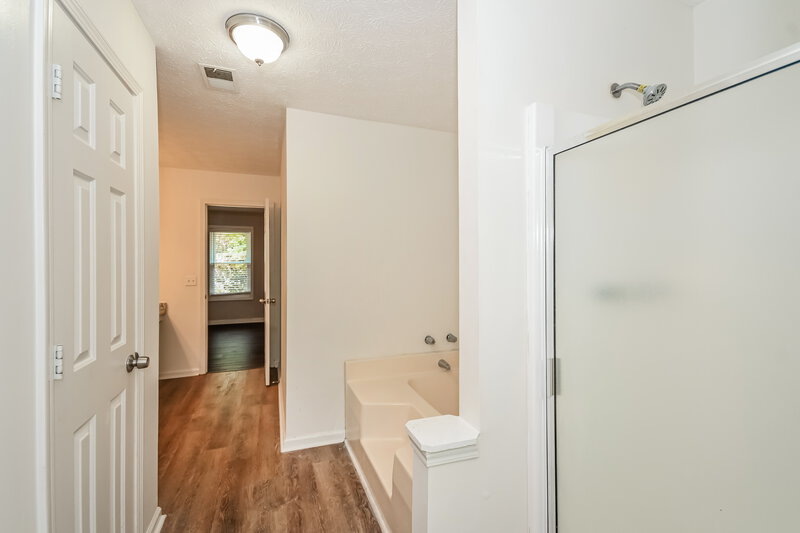 2,195/Mo, 1001 Maidstone Court Marietta, GA 30066 Main Bathroom View 2