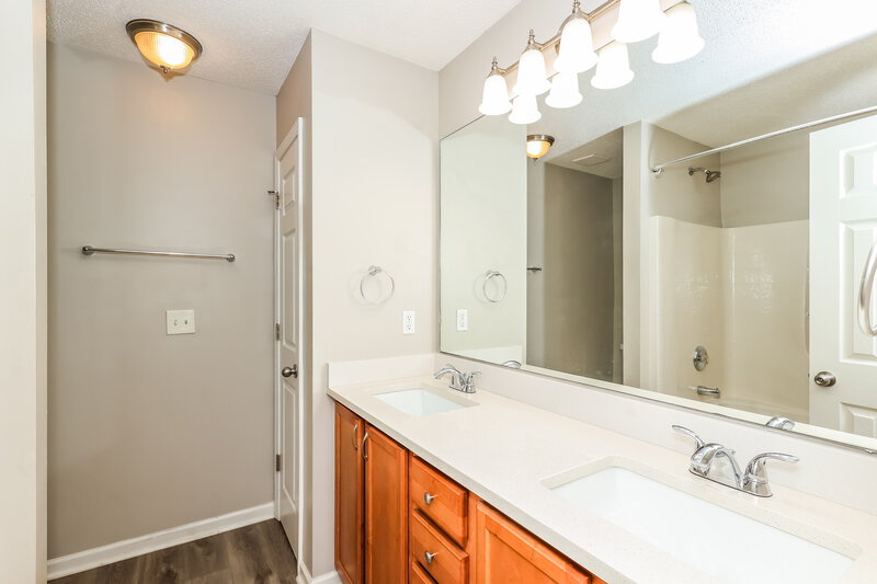 2,195/Mo, 214 Ben Ln Fairburn, GA 30213 Main Bathroom View