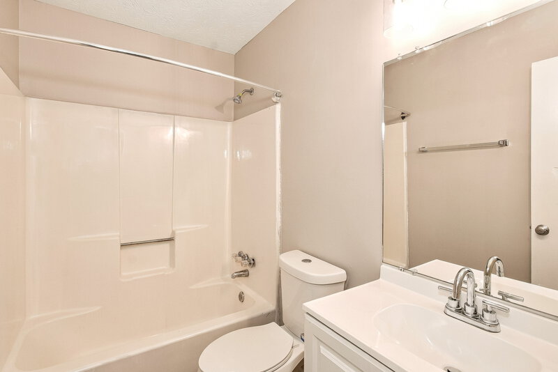 1,705/Mo, 4000 Chimney Ridge Way Ellenwood, GA 30294 Primary Bathroom View