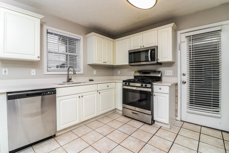 2,005/Mo, 23 Nellie Brook Dr SW Mableton, GA 30126 Kitchen View 2