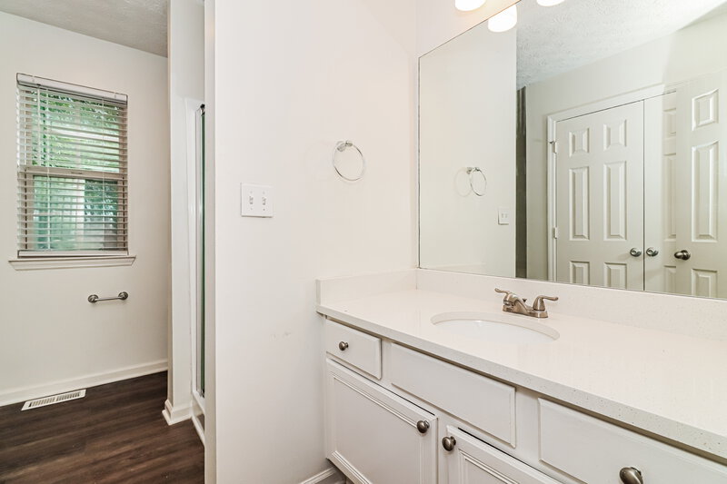2,040/Mo, 7013 Grinder Dr Austell, GA 30168 Main Bathroom View 2
